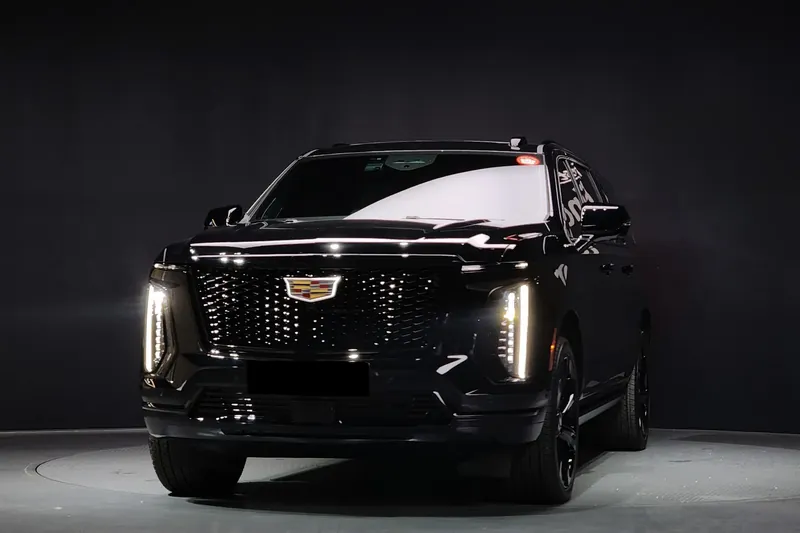 Cadillac Escalade 6.2 ESV Sport Platinum 2025 6.2 л 420 л.с Бензин, новый авто, Полный привод, Автомат, цвет Чёрный, страна-производитель — США Escalade ESV Sport Platinum — фото 2