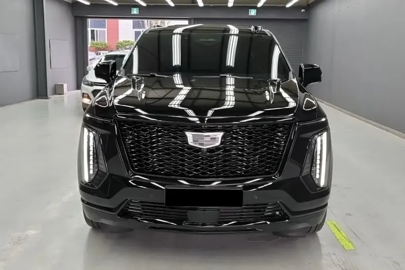 Cadillac Escalade Sport Platinum 2025 6.2 л 420 л.с Бензин, новый авто, Полный привод, Автомат, цвет Чёрный, страна-производитель — США Escalade Sport Platinum — фото 2