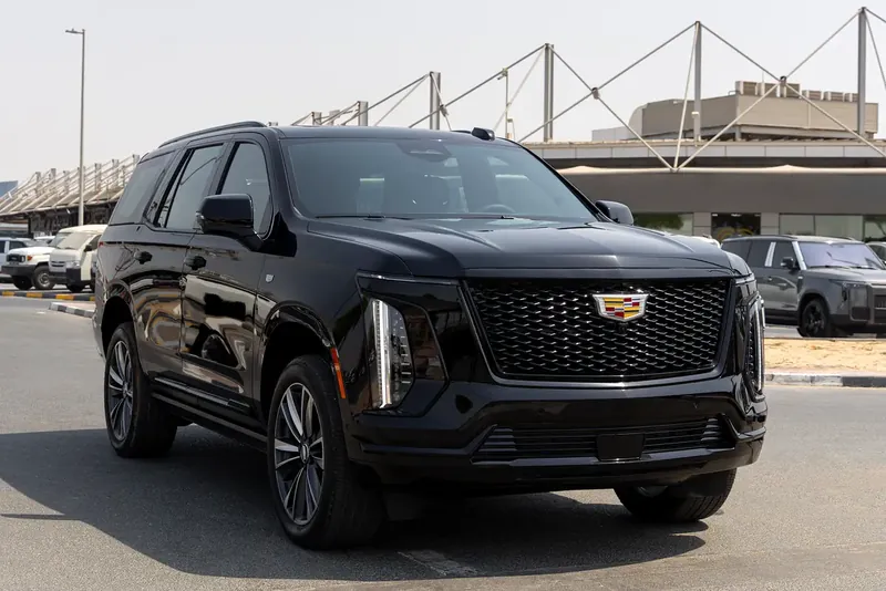 Заказать Cadillac Escalade Sport 2026 6.2 л 420 л.с Бензин с пробегом 10 км, Автомат, Полный привод, цвет Чёрный, поставка из ОАЭ, доставка по РФ Escalade Sport - фото 3