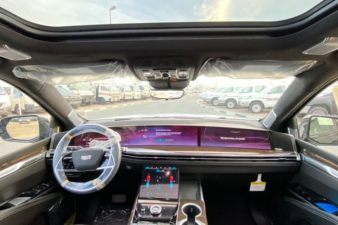 Оформить заказ на Cadillac Escalade Platinum Sport (Long/ESV) 2026 6.2 л 420 л.с Бензин, коробка: Автомат, привод: Полный привод, доставка по России, салон в Москве, фото 14