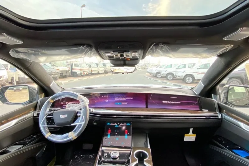 Оформить заказ на Cadillac Escalade Platinum Sport (Long/ESV) 2026 6.2 л 420 л.с Бензин, коробка: Автомат, привод: Полный привод, доставка по России, салон в Москве, фото 14