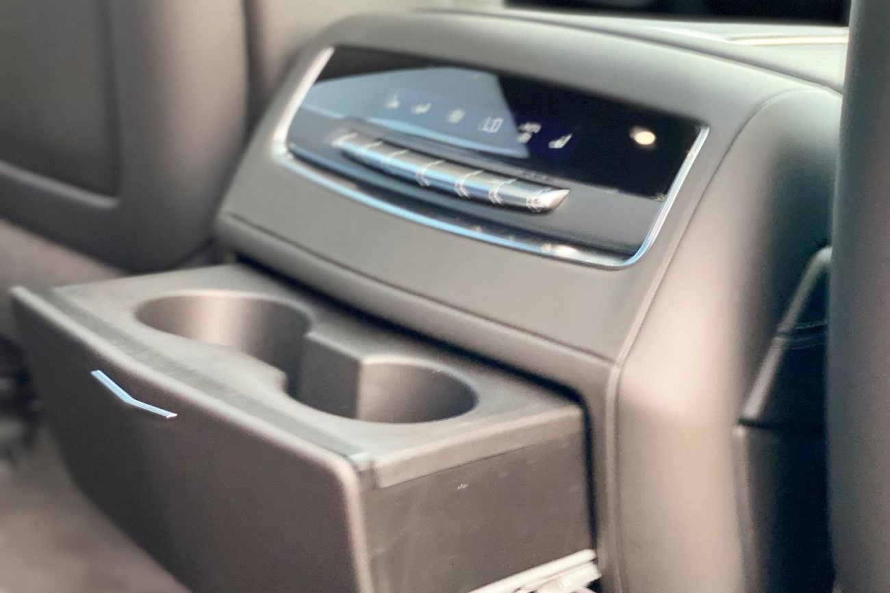 Cadillac Escalade Platinum Sport (Long/ESV) 2026 6.2 л 420 л.с Бензин, пробег 10 км, Чёрный цвет, коробка Автомат, привод Полный привод, авто из ОАЭ, фото 15