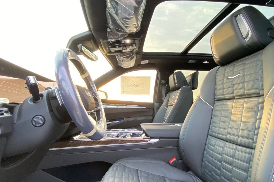 Купить Cadillac Escalade Platinum Sport (Long/ESV) 2026 6.2 л 420 л.с Бензин с доставкой: пробег 10 км, Чёрный, Автомат, Полный привод, поставка из ОАЭ, фото 20