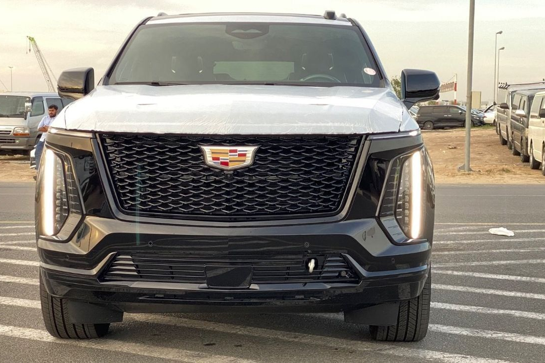 Cadillac Escalade Platinum Sport (Long/ESV) 2026 6.2 л 420 л.с Бензин, новый авто, Полный привод, Автомат, цвет Чёрный, страна-производитель — ОАЭ, фото 1