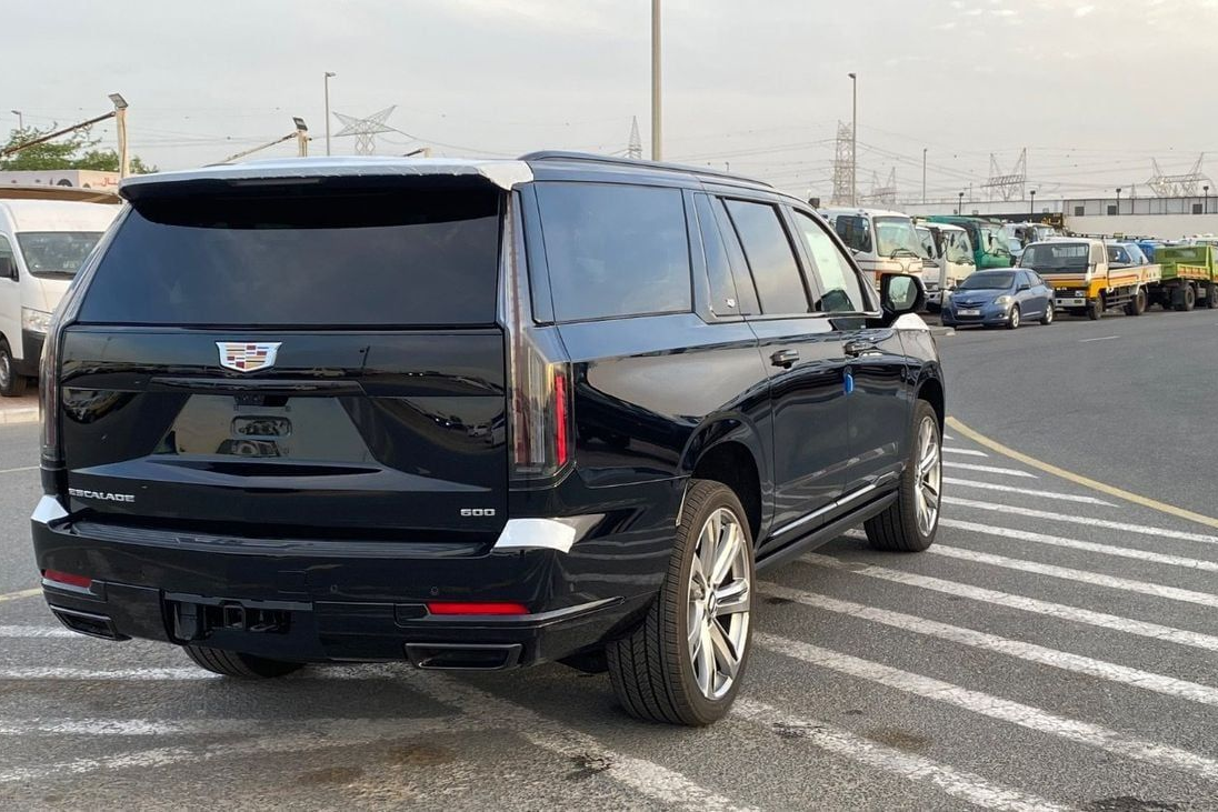 Cadillac Escalade Platinum Sport (Long/ESV) 2026 6.2 л 420 л.с Бензин в продаже: Чёрный, Автомат, Полный привод, страна-производитель — ОАЭ, доставка по РФ, фото 4