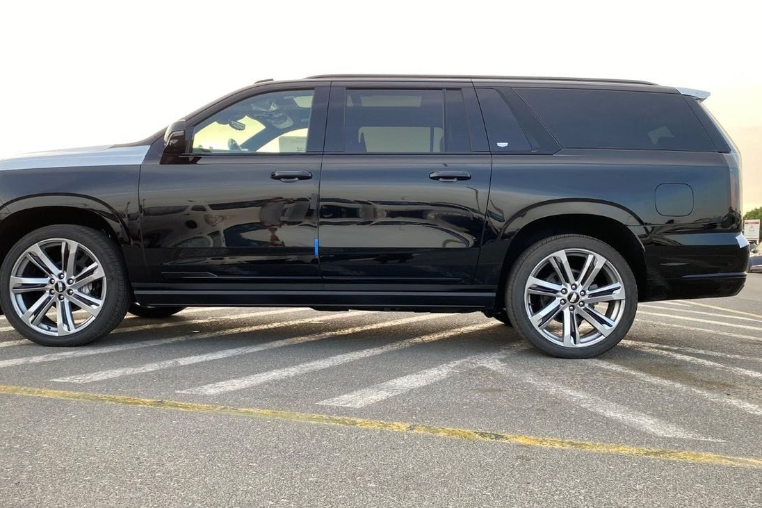 Купить Cadillac Escalade Platinum Sport (Long/ESV) 2026 6.2 л 420 л.с Бензин, Чёрный, Автомат, Полный привод — авто из ОАЭ, с доставкой по всей России, фото 3