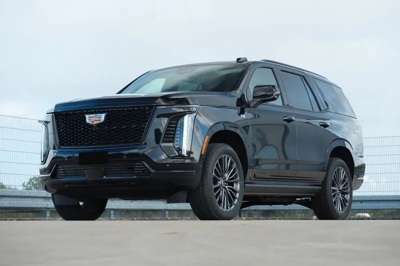 Cadillac Escalade Platinum Sport 2026 6.2 л 420 л.с Бензин, новый авто, Полный привод, Автомат, цвет Чёрный, страна-производитель — США Escalade Platinum Sport - фото 2