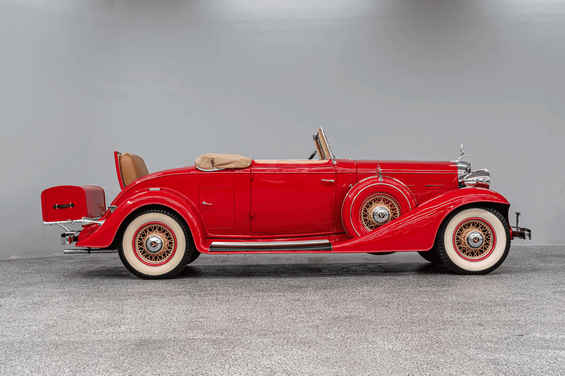 Автомобиль Cadillac Series 355-C Eight V8 Convertible Coupe 1933 5.8 л 115 л.с Бензин, Красный, пробег 11 000 км, производство — США, доставка по РФ, фото 9