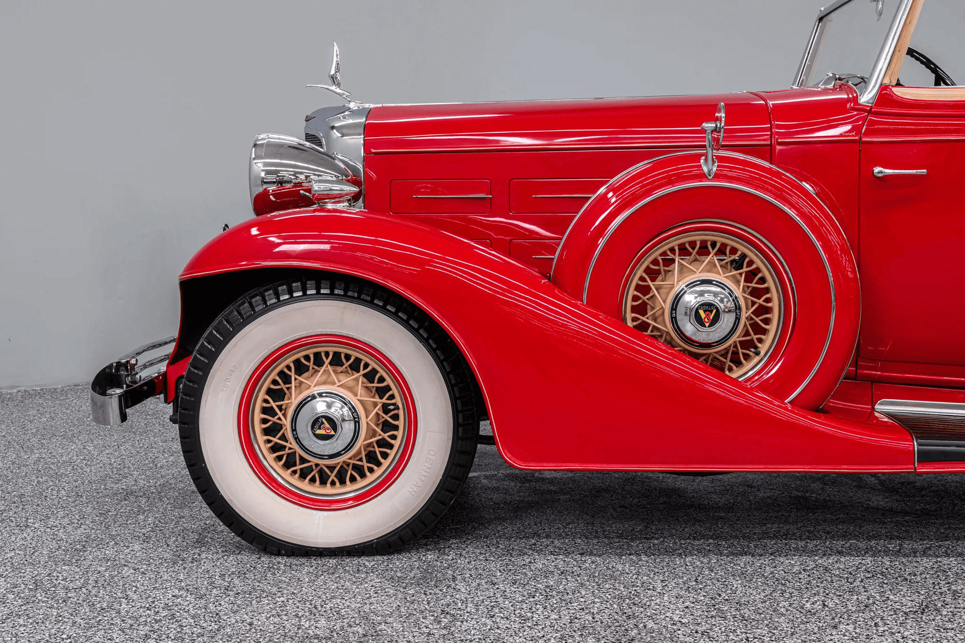 Новый Cadillac Series 355-C Eight V8 Convertible Coupe 1933 5.8 л 115 л.с Бензин в кузове Красный, коробка — Механика, привод — Задний привод, страна производства — США, фото 12