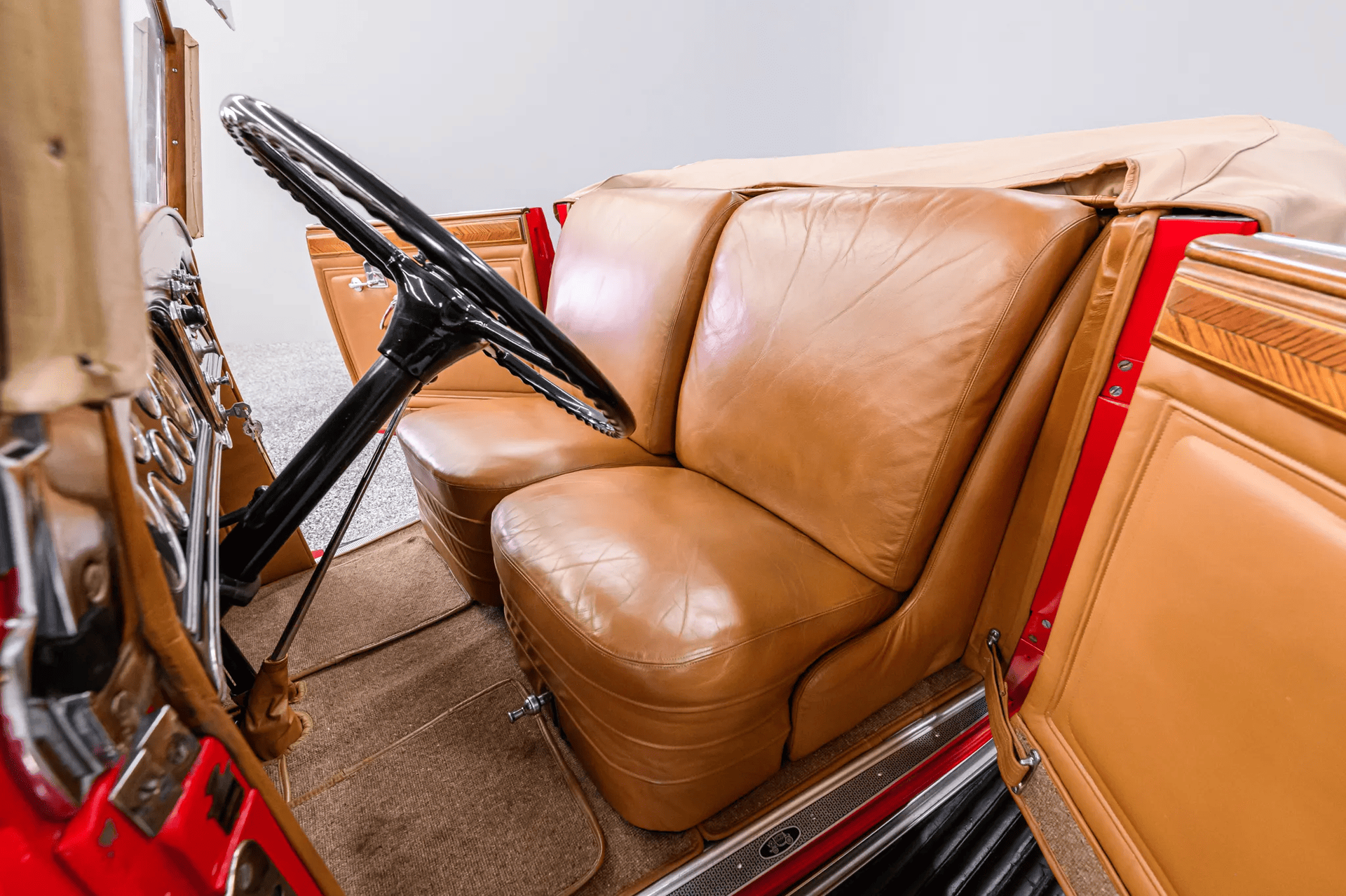 Cadillac Series 355-C Eight V8 Convertible Coupe 1933, красный, фото 22
