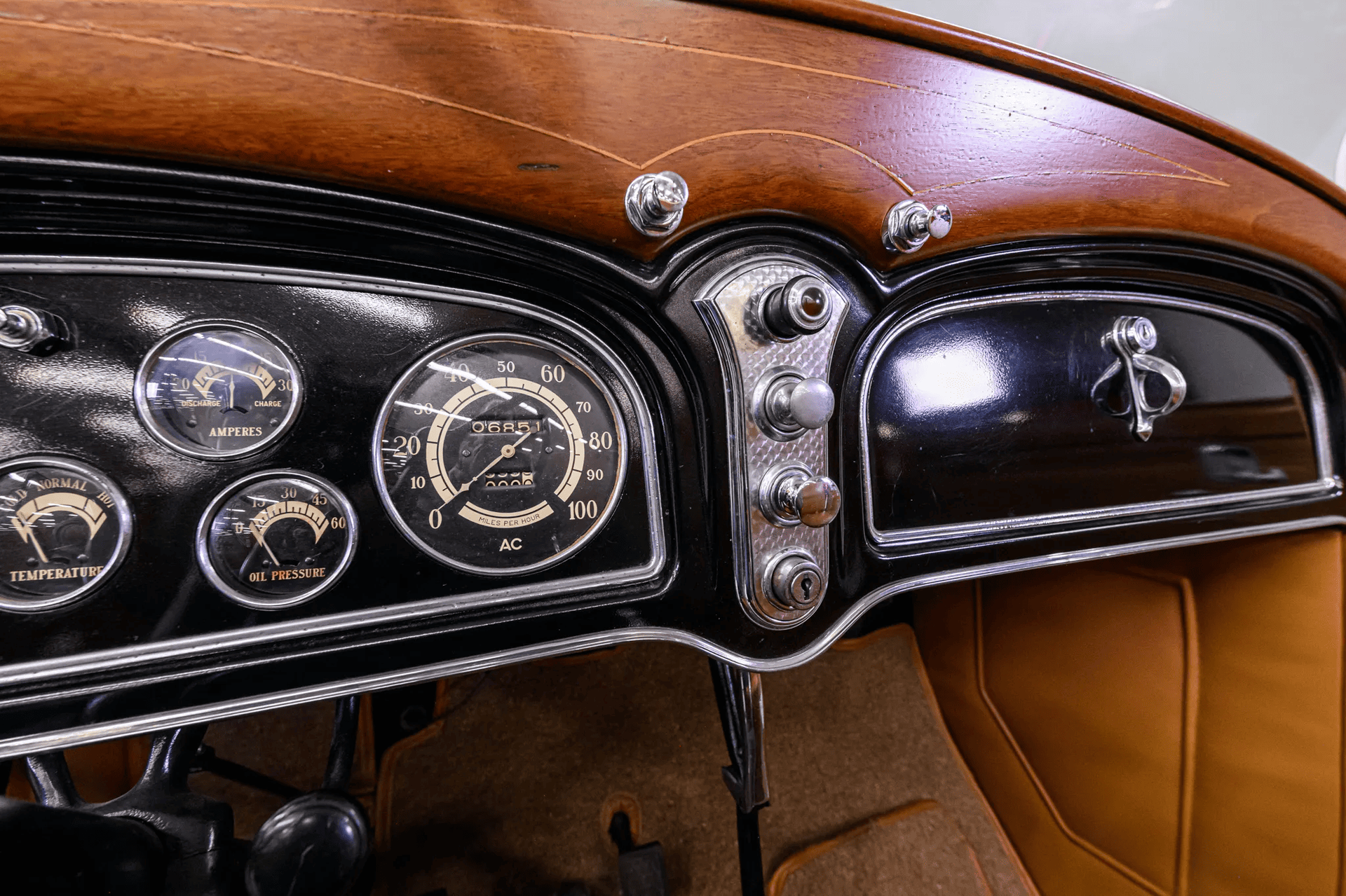 Cadillac Series 355-C Eight V8 Convertible Coupe 1933, красный, фото 26