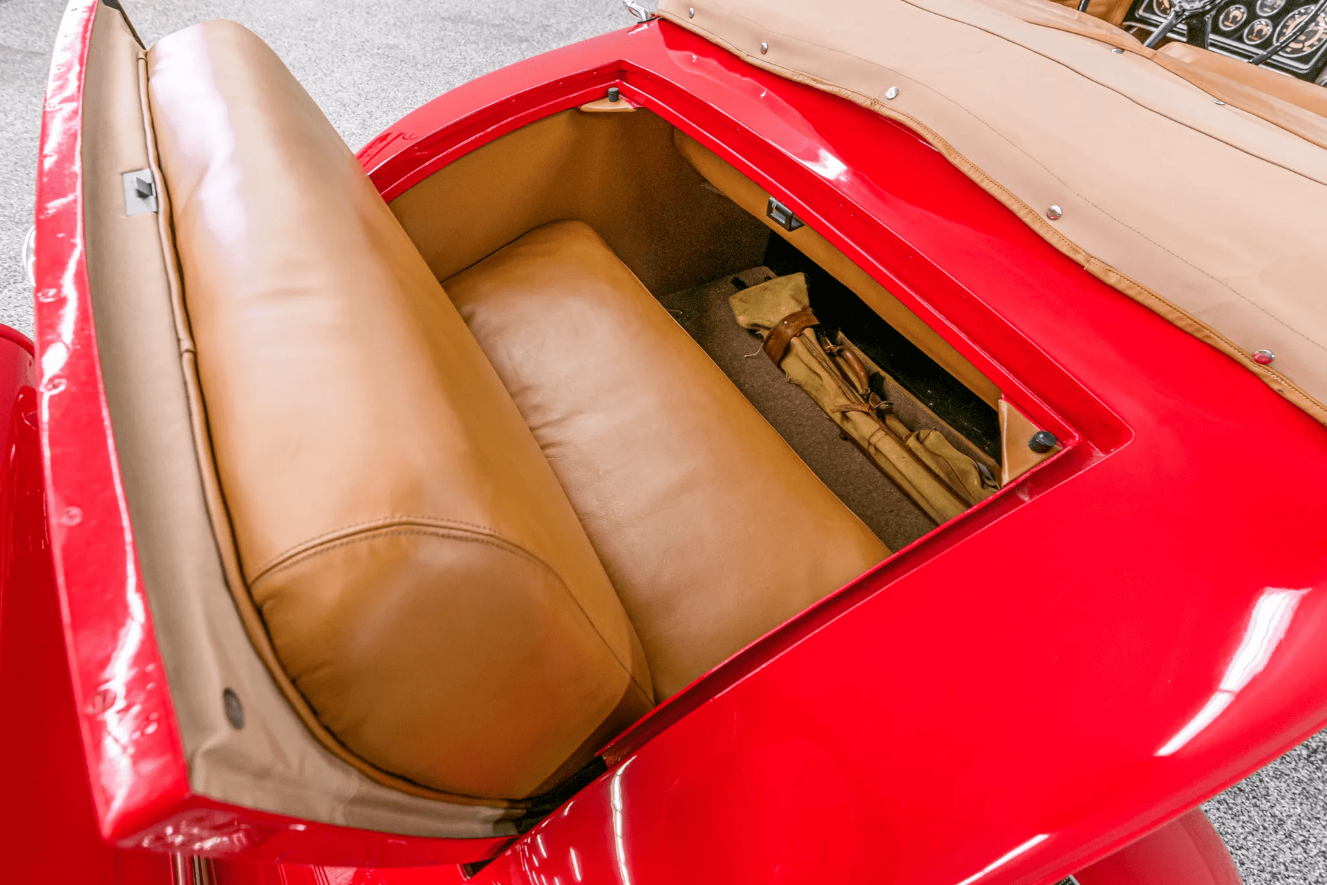 Cadillac Series 355-C Eight V8 Convertible Coupe 1933, красный, фото 32