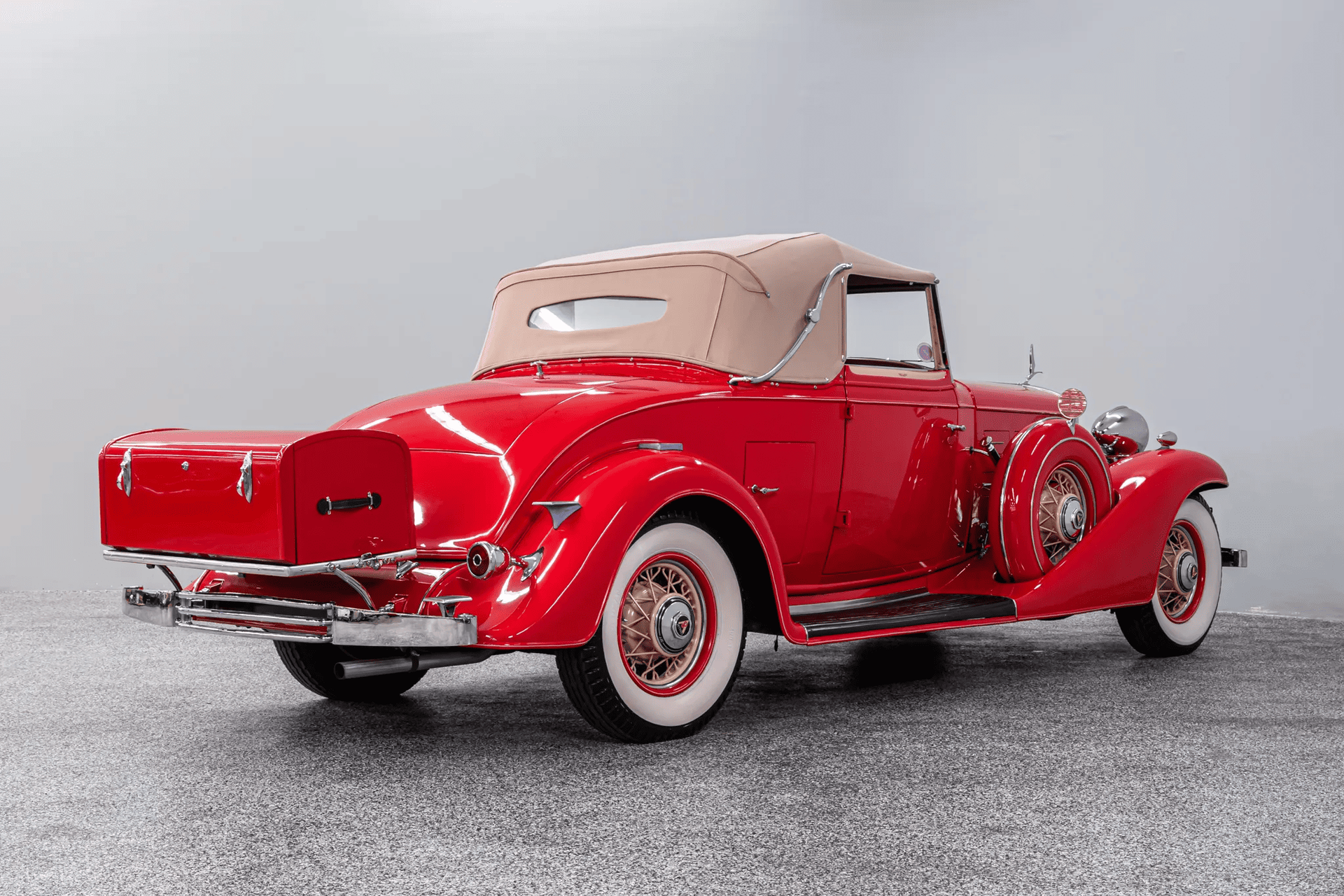 Надёжный Cadillac Series 355-C Eight V8 Convertible Coupe 1933 5.8 л 115 л.с Бензин с двигателем 5,8 л, Красный, пробег 11 000 км, Механика, поставка из США, фото 8