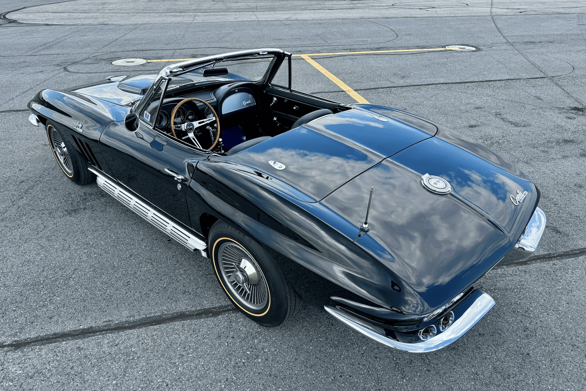 Доступен к заказу Chevrolet Corvette C2 (Sting Ray) 1965 6.5 л 425 л.с Бензин: Чёрный, коробка Механика, привод Задний привод, осмотр и тест-драйв в Москве, фото 19