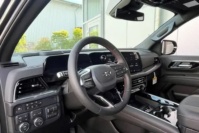 Новый Chevrolet Tahoe RST 2026 6.2 л 426 л.с Бензин: Полный привод, Чёрный, коробка — Автомат, привезён из Германия, доставка по регионам, фото 5
