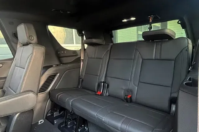 Автомобиль Chevrolet Tahoe RST 2026 6.2 л 426 л.с Бензин, Чёрный, пробег 20 км, производство — Германия, доставка по РФ, фото 9