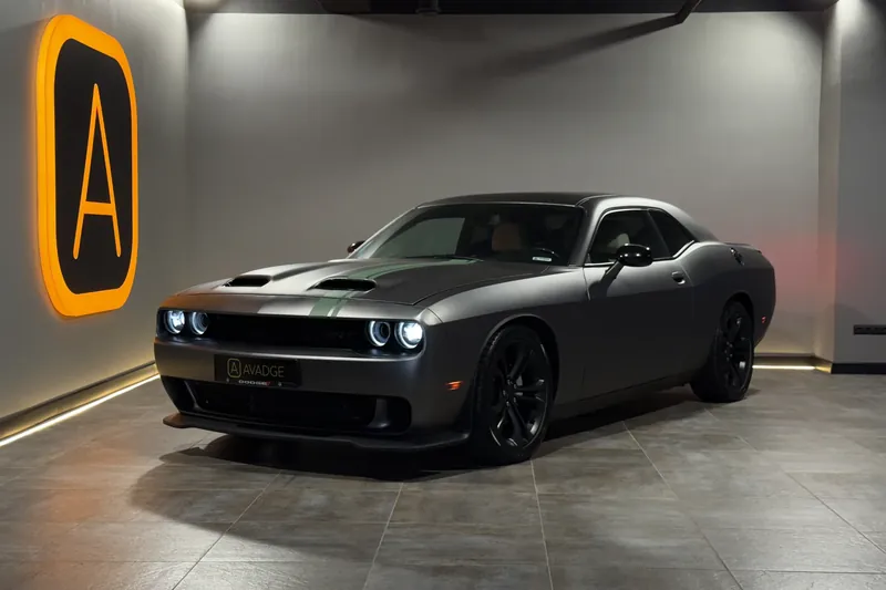 Dodge Challenger R/T 5.7 (HEMI V8)