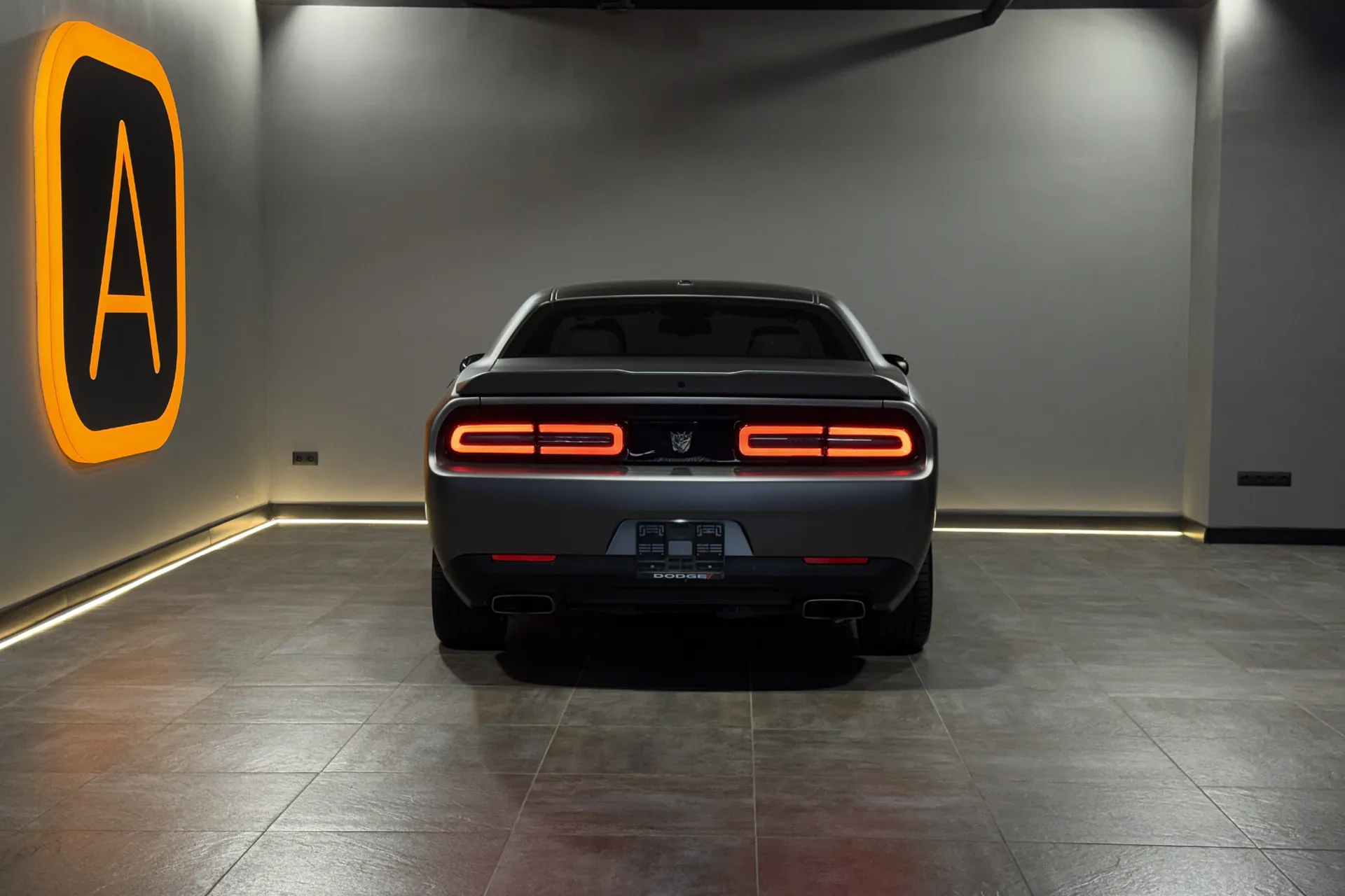 Dodge Challenger R/T 5.7 (HEMI V8) 2021 5.7 л 375 л.с Бензин в продаже: Серый, Автомат, Задний привод, страна-производитель — США, доставка по РФ, фото 4