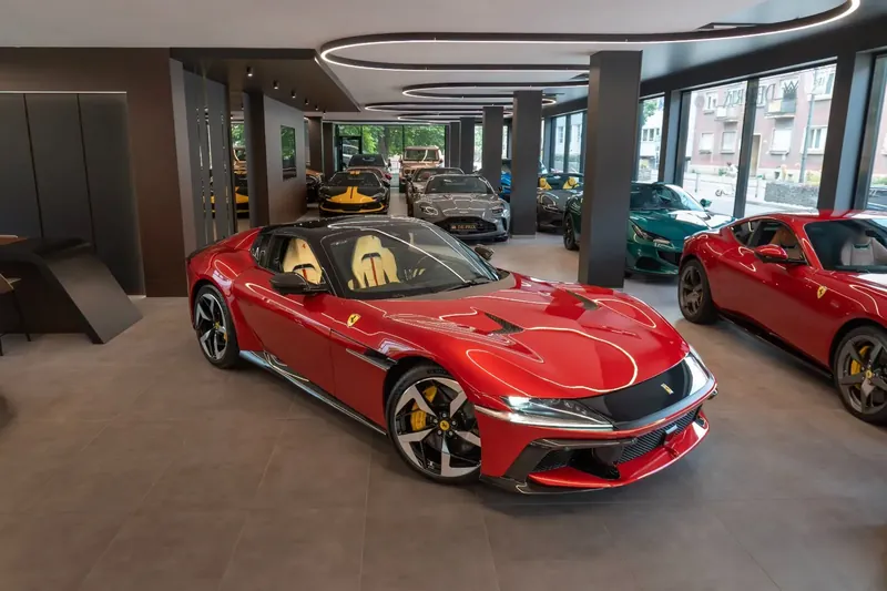 Заказать Ferrari 12Cilindri Spider 2026 6.5 л 825 л.с Бензин с пробегом 196 км, Автомат, Задний привод, цвет Красный, поставка из Германия, доставка по РФ 12Cilindri Spider - фото 3