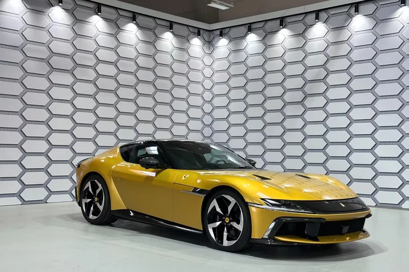 Заказать Ferrari 12Cilindri 2026 6.5 л 830 л.с Бензин с пробегом 50 км, Автомат, Задний привод, цвет Желтый, поставка из Германия, доставка по РФ 12Cilindri - фото 3