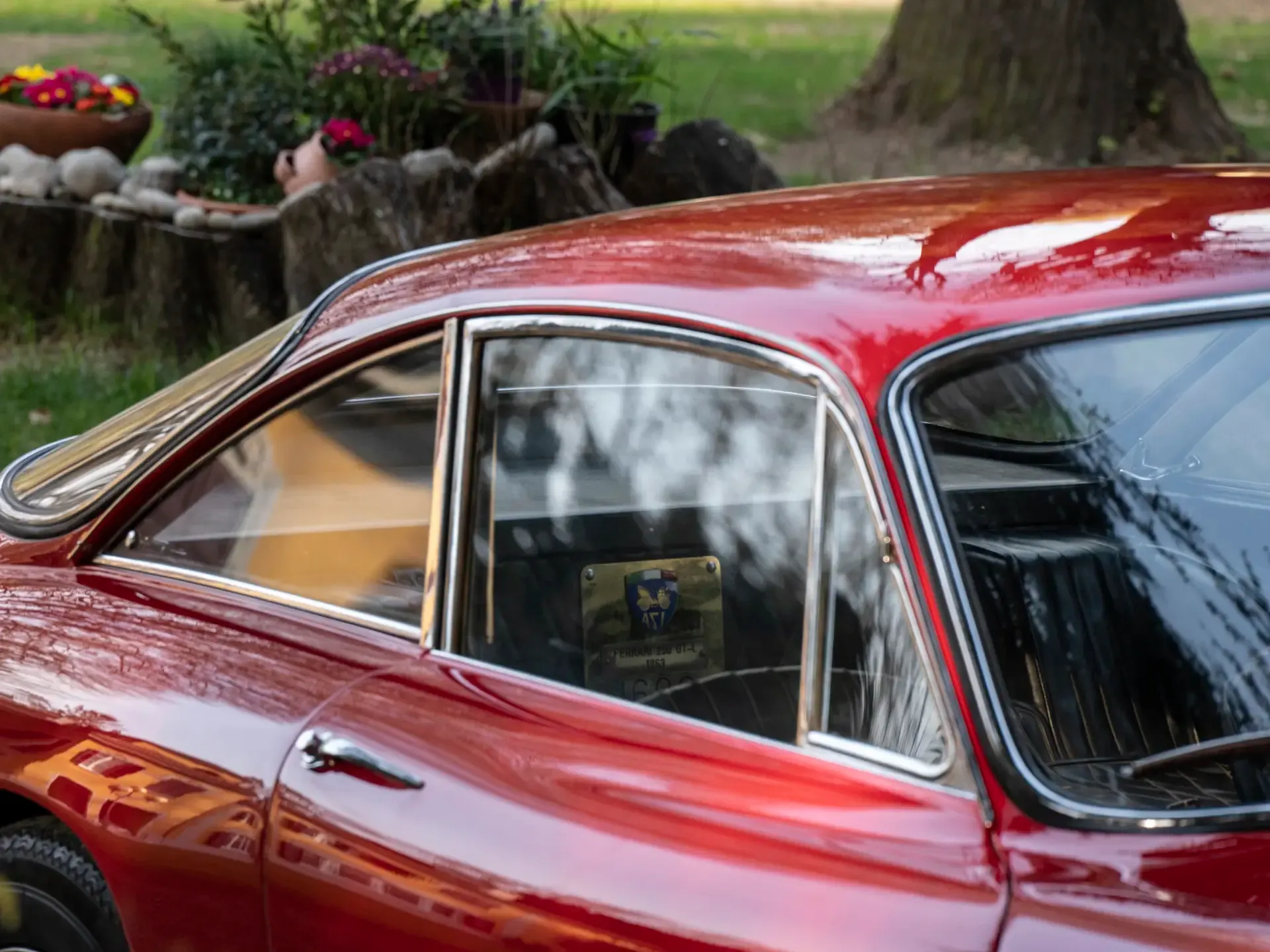 Автомобиль Ferrari 250 GT/L Berlinetta Lusso 1963 3.0 л 240 л.с Бензин, Красный, пробег 30 000 км, производство — , доставка по РФ
