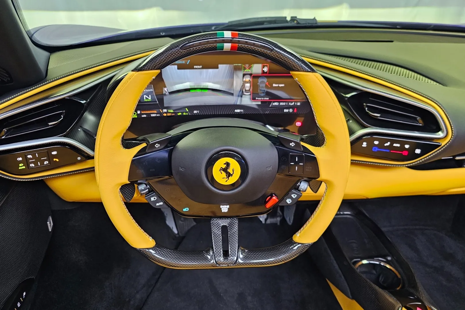 Новый Ferrari 296 GTS 3.0 V6 2024 3.0 л 830 л.с Гибрид: Задний привод, Фиолетовый, коробка — Автомат, привезён из Италия, доставка по регионам