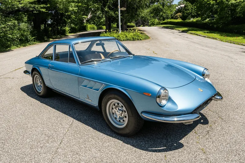 Заказать Ferrari 330 GTC 1967 4.0 л 300 л.с Бензин с пробегом 72 000 км, Механика, Задний привод, цвет Голубой, поставка из США, доставка по РФ 330 GTC - фото 2