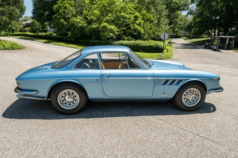 Купить Ferrari 330 GTC 1967 4.0 л 300 л.с Бензин, Голубой, Механика, Задний привод — авто из США, с доставкой по всей России 330 GTC - фото 3
