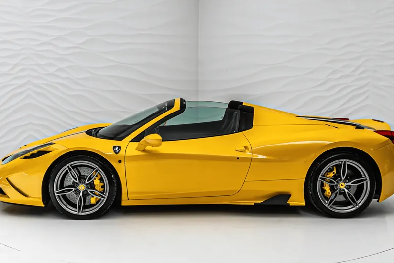 Заказать Ferrari 458 Speciale Aperta 2015 4.5 л 605 л.с Бензин с пробегом 31 000 км, Автомат, Задний привод, цвет Желтый, поставка из Германия, доставка по РФ 458 Speciale Aperta - фото 3