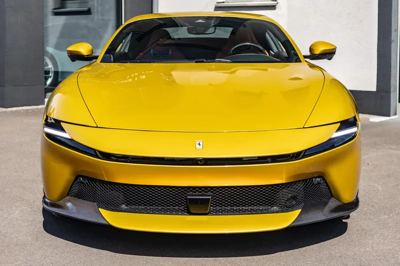 Ferrari Amalfi 2026 3.9 л 640 л.с Бензин, новый авто, Задний привод, Автомат, цвет Желтый, страна-производитель — Германия Amalfi - фото 2