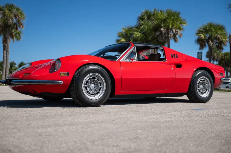 Ferrari Dino 246 GTS 1974 2.4 л 195 л.с Бензин, новый авто, Задний привод, Механика, цвет Красный, страна-производитель — США Dino 246 GTS - фото 2