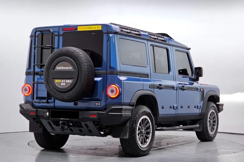 Заказать Ferrari Grenadier 3.0 Station Wagon 2024 3.0 л 286 л.с Бензин с пробегом 4 495 км, Автомат, Полный привод, цвет Синий, поставка из Великобритания, доставка по РФ Grenadier Station Wagon - фото 3