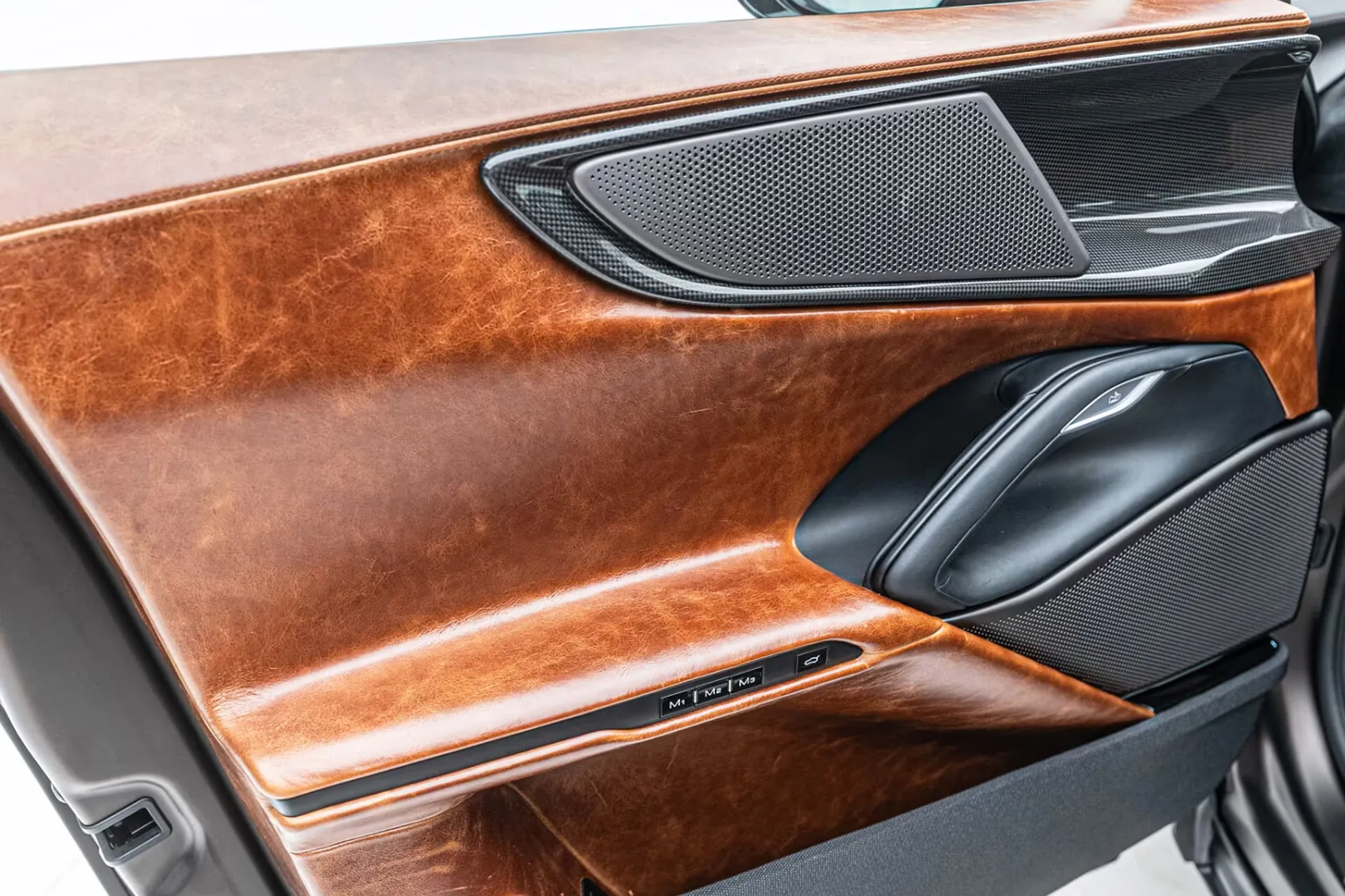 Купить Ferrari Purosangue Tailor Made 2025 6.5 л 719 л.с Бензин с доставкой: пробег 1 340 км, Чёрный, Автомат, Полный привод, поставка из Италия