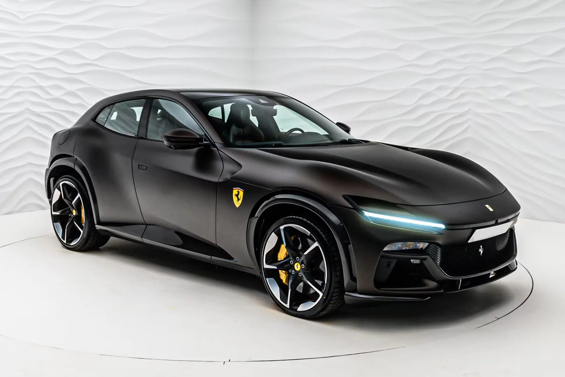 Новый Ferrari Purosangue Tailor Made 2025 6.5 л 719 л.с Бензин: Полный привод, Чёрный, коробка — Автомат, привезён из Италия, доставка по регионам