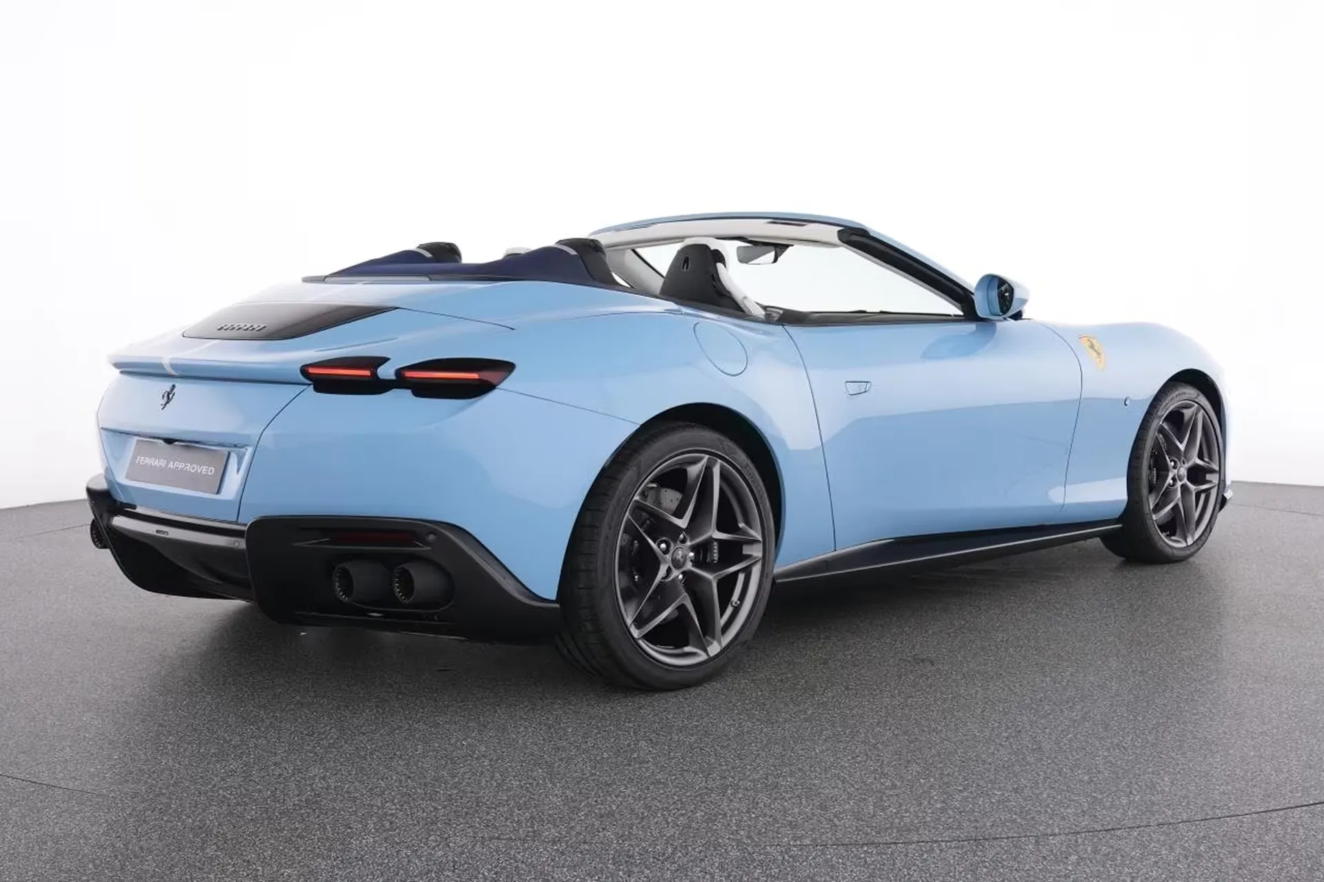 Автомобиль Ferrari Roma Spider Special-Color Azzuro La Plata 2026 3.9 л 620 л.с Бензин, Голубой, пробег 500 км, производство — Италия, доставка по РФ