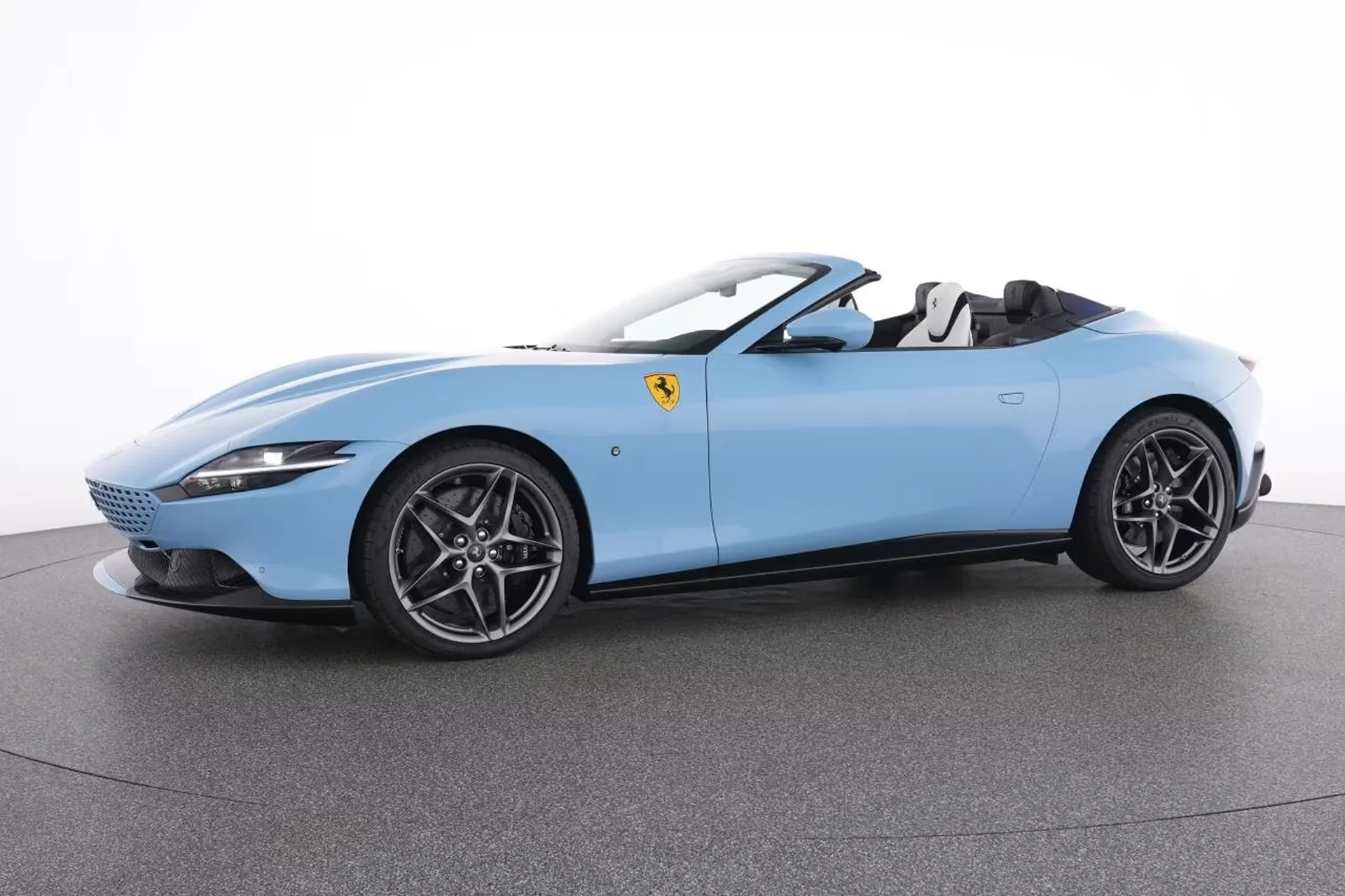 Ferrari Roma Spider Special-Color Azzuro La Plata 2026 3.9 л 620 л.с Бензин, новый авто, Задний привод, Автомат, цвет Голубой, страна-производитель — Италия