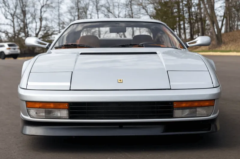 Заказать Ferrari Testarossa 1990 4.9 л 380 л.с Бензин с пробегом 69 000 км, Механика, Задний привод, цвет Серебристый, поставка из США, доставка по РФ Testarossa — фото 2