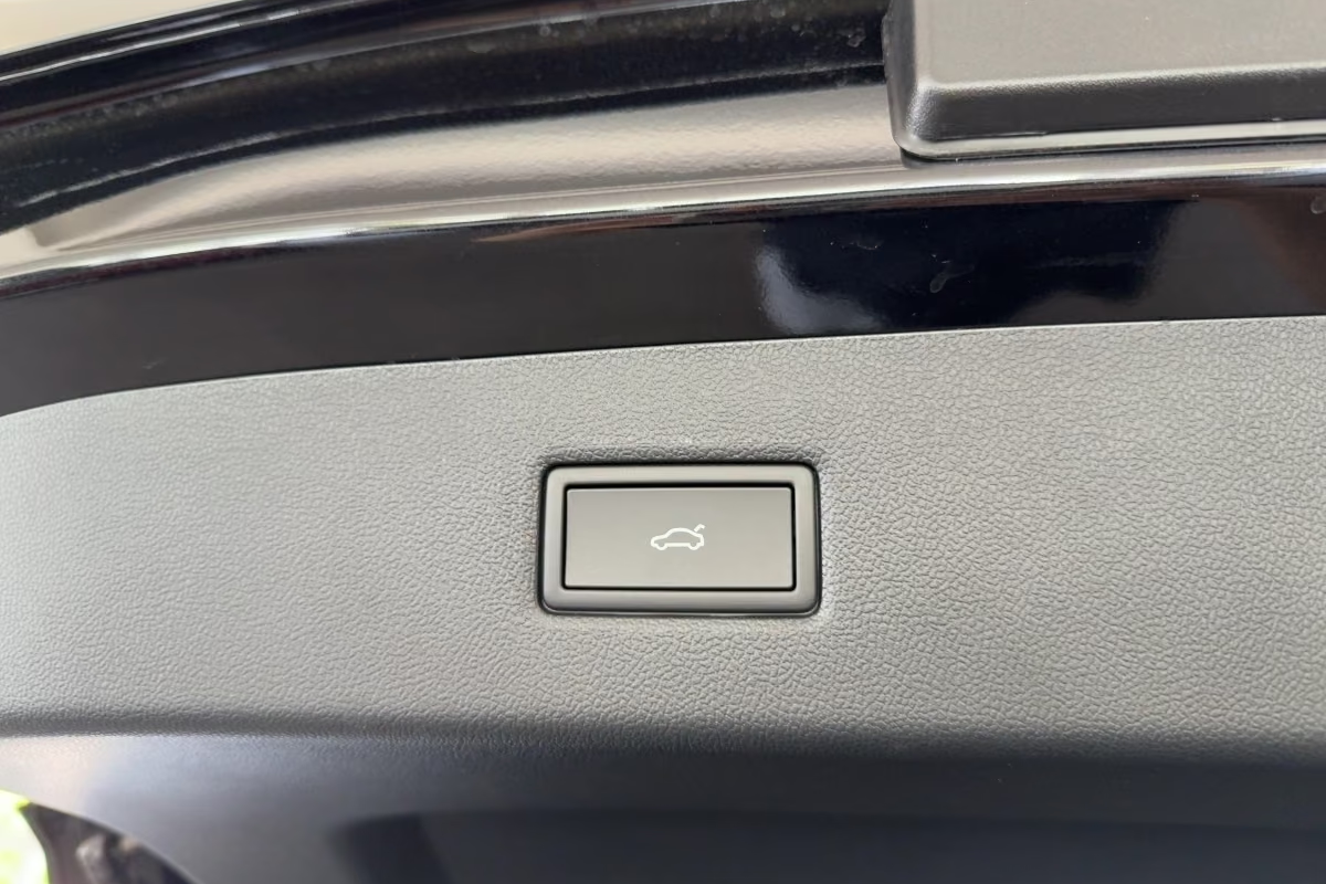 Купить Ford Explorer PREMIUM AWD 2026 0.0 л 340 л.с Электричество с минимальным пробегом 5 км, Чёрный, доставим из Германия в любой город РФ, фото 13