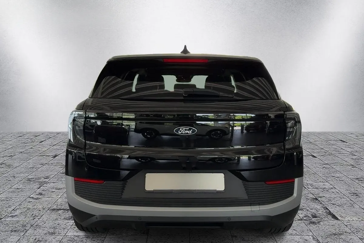 Заказать Ford Explorer PREMIUM AWD 2026 0.0 л 340 л.с Электричество с пробегом 5 км, Автомат, Полный привод, цвет Чёрный, поставка из Германия, доставка по РФ, фото 2