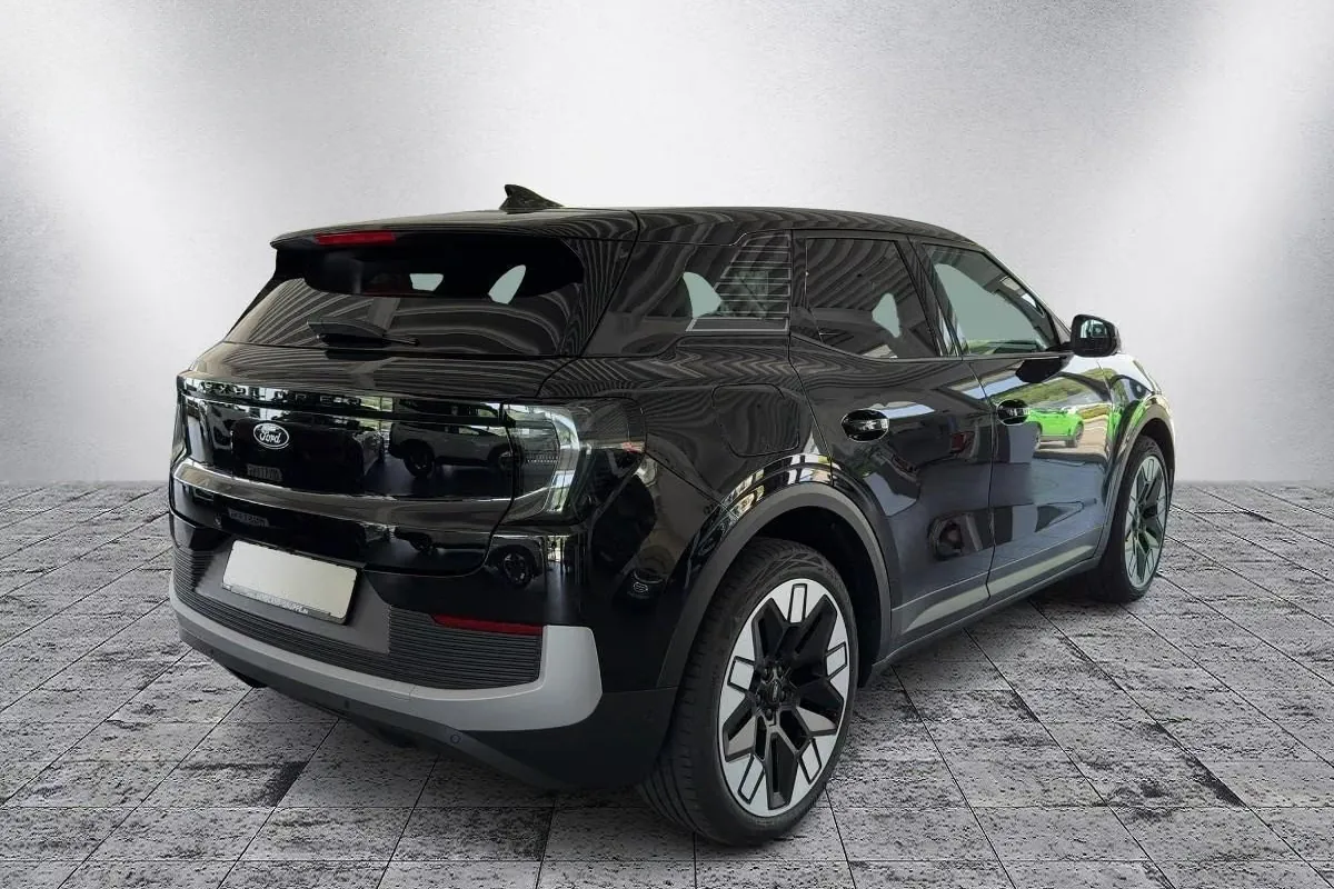 Купить Ford Explorer PREMIUM AWD 2026 0.0 л 340 л.с Электричество, Чёрный, Автомат, Полный привод — авто из Германия, с доставкой по всей России, фото 3