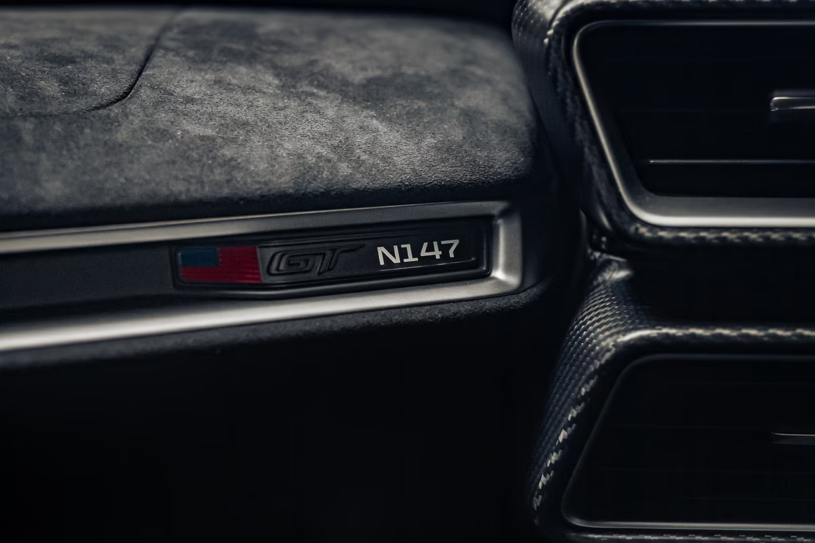 Автомобиль Ford GT Carbon Series LIMITED EDITION 2026 3.5 л 630 л.с Бензин, Серый, пробег 10 км, производство — США, доставка по РФ