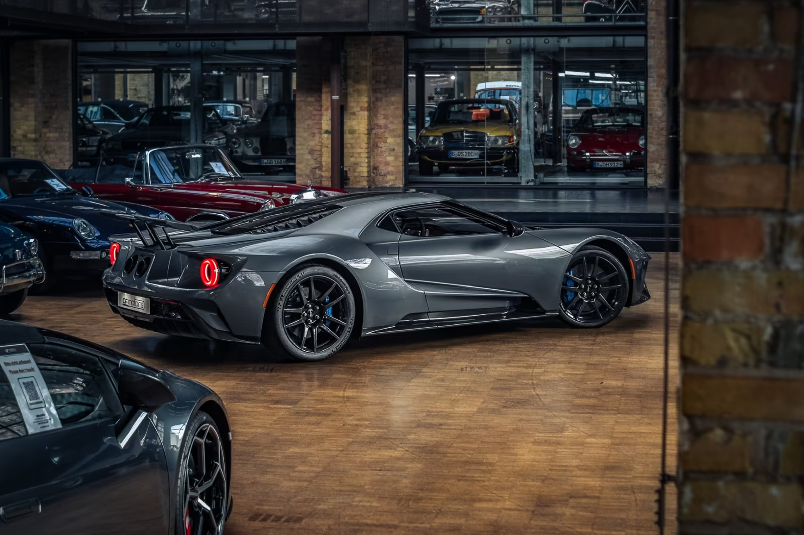 Заказать Ford GT Carbon Series LIMITED EDITION 2026 3.5 л 630 л.с Бензин с пробегом 10 км, Автомат, Задний привод, цвет Серый, поставка из США, доставка по РФ