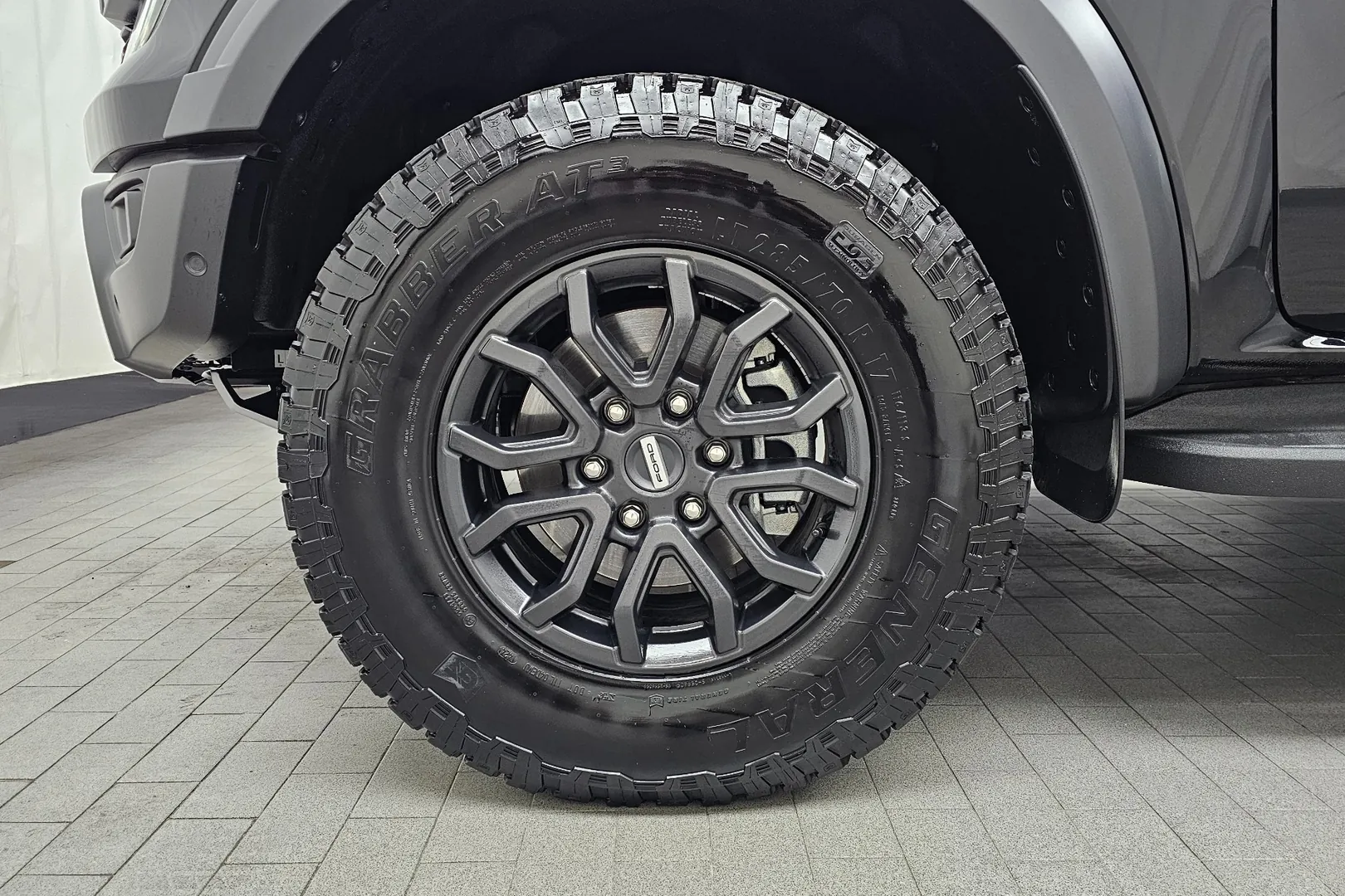 Ford Ranger 4th Generation 2.0 Raptor 2024 2.0 л 213 л.с Дизель, пробег 19 944 км, цвет кузова Чёрный, тип трансмиссии Автомат, привод Полный привод, из США