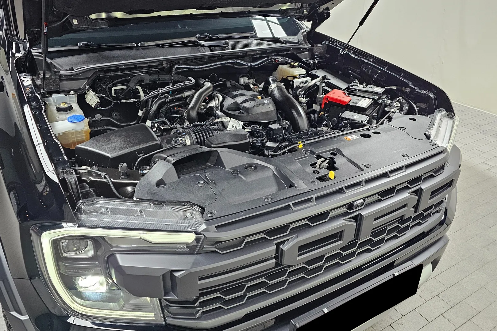 Доставка по РФ: Ford Ranger 4th Generation 2.0 Raptor 2024 2.0 л 213 л.с Дизель, Чёрный, пробег 19 944 км, Полный привод, Автомат, осмотр возможен в Москве