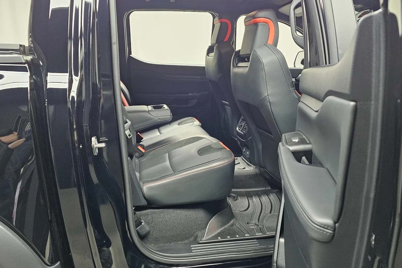 Надёжный Ford Ranger 4th Generation 2.0 Raptor 2024 2.0 л 213 л.с Дизель с двигателем 2,0 л, Чёрный, пробег 19 944 км, Автомат, поставка из США