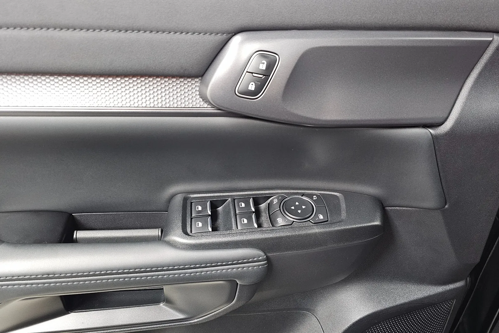 Ford Ranger 4th Generation 2.0 Raptor 2024 2.0 л 213 л.с Дизель, пробег 19 944 км, Чёрный, Полный привод, Автомат, авто из США, доставка по РФ