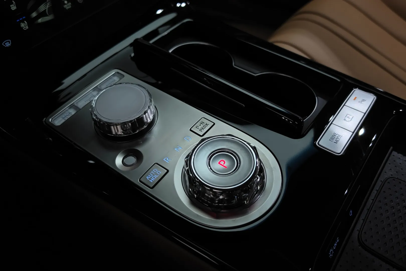 Genesis G80 Electrified (RG3) e-AWD - фото 2