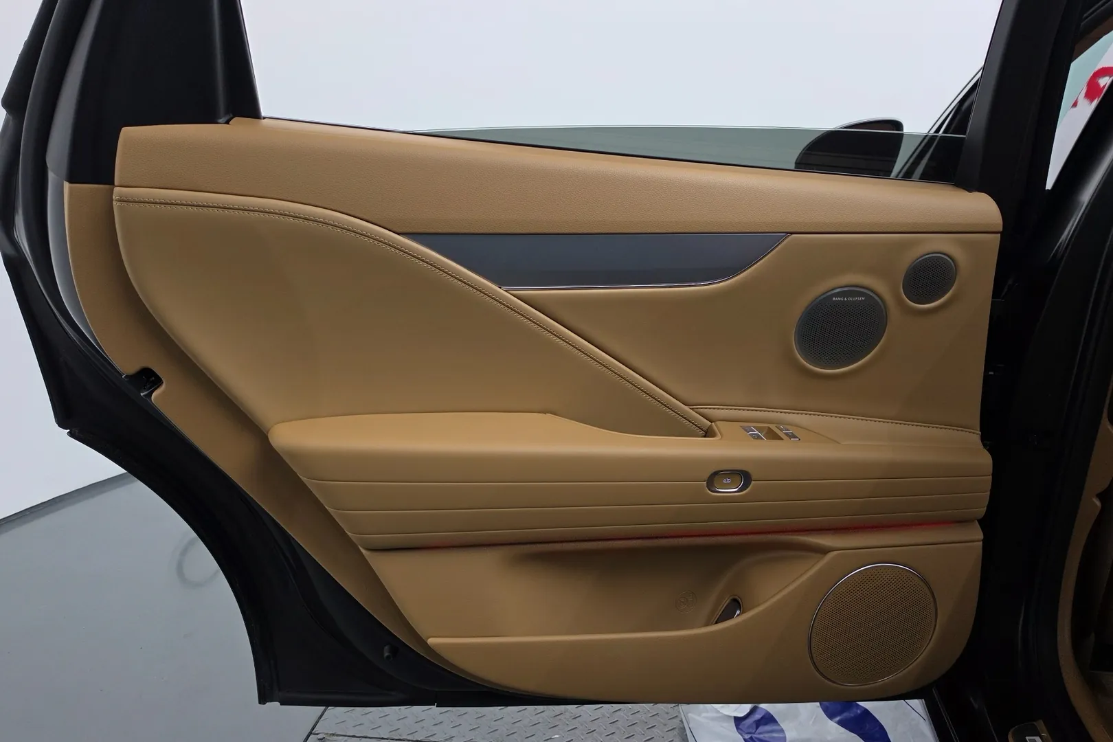 Genesis G80 Electrified (RG3) e-AWD 2026 0.0 л 370 л.с Электричество, пробег 1 551 км, Серый, Полный привод, Автомат, авто из Корея, доставка по РФ, фото 11