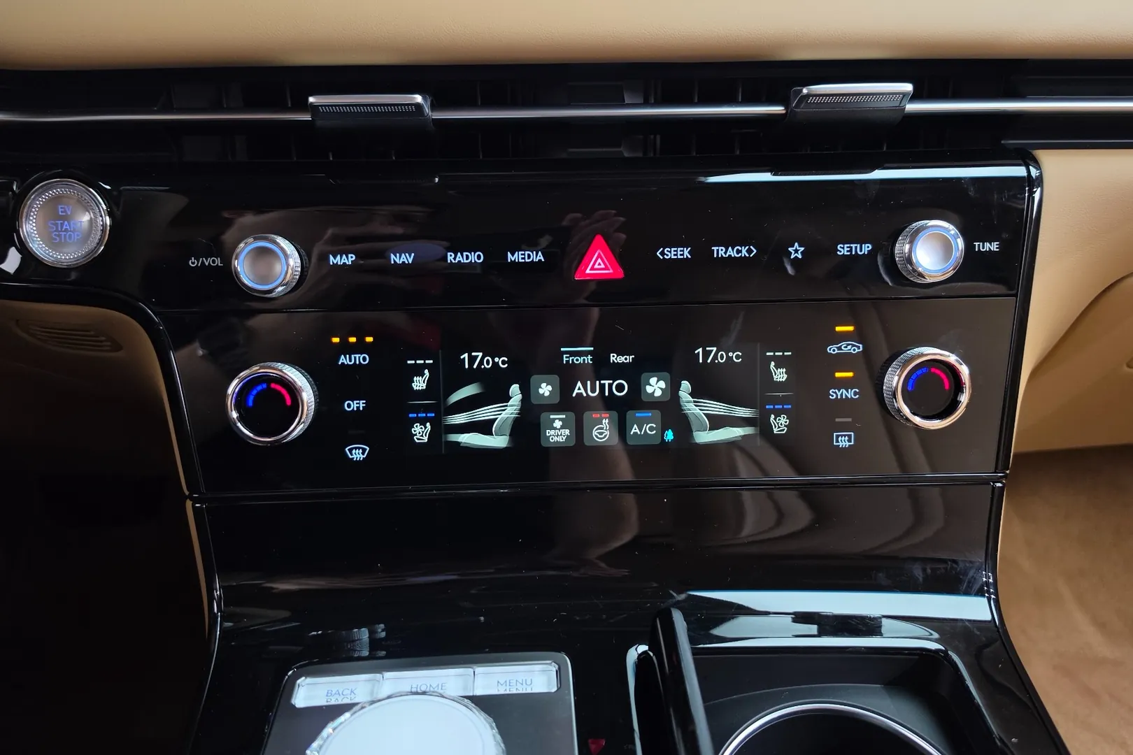 Genesis G80 Electrified (RG3) e-AWD 2026, серый, фото 29