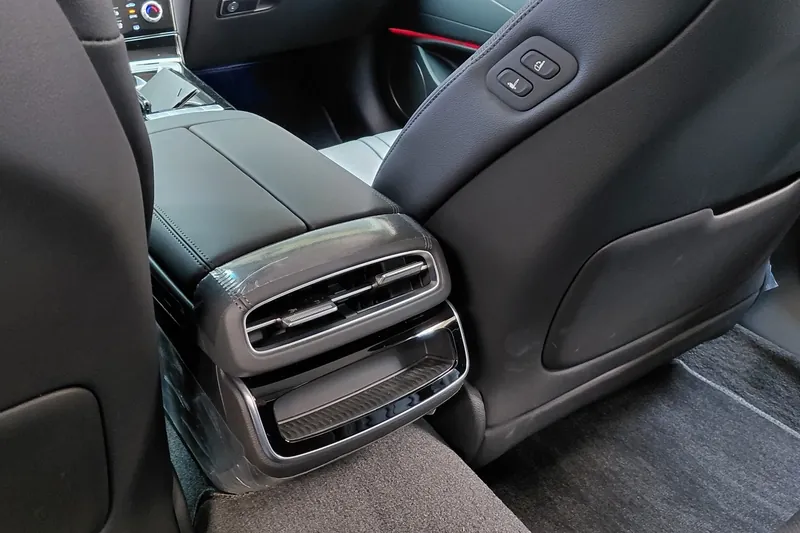 Genesis G80 2.5T AWD - фото 2